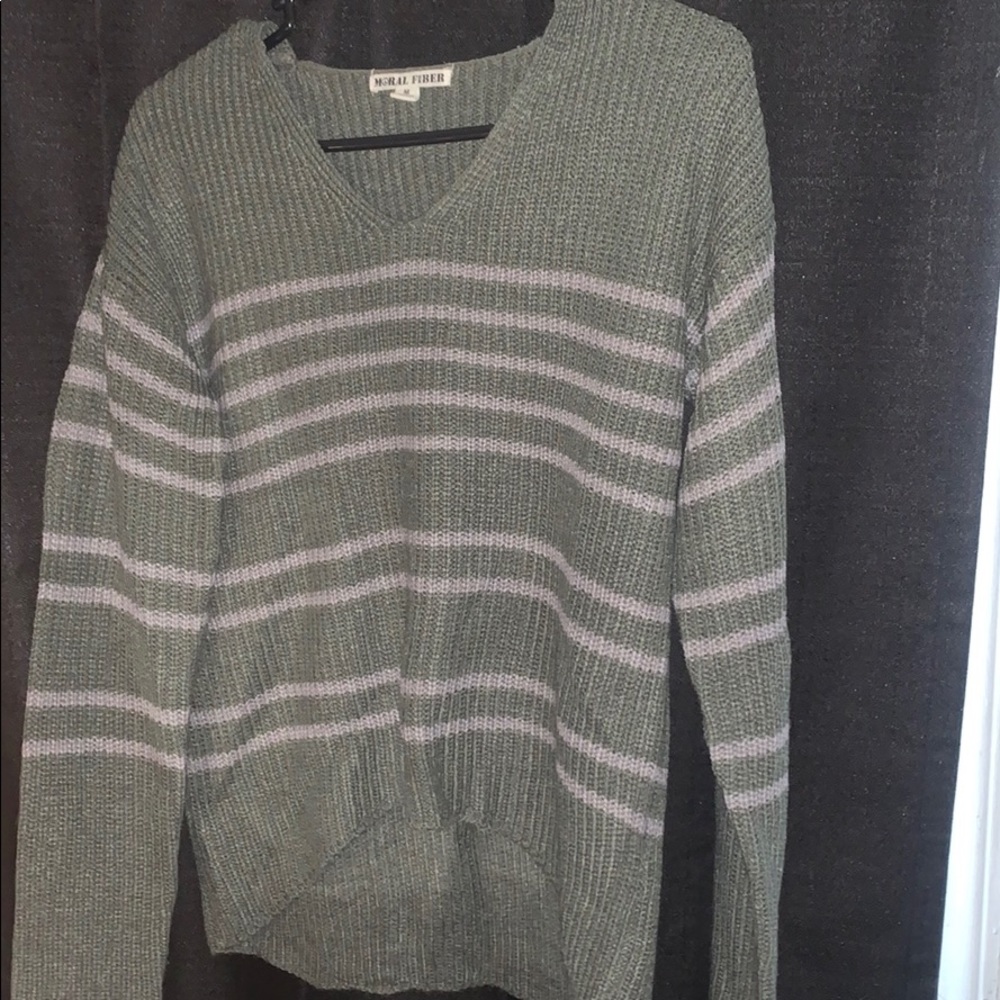 Olive green long sleeve/sweater!